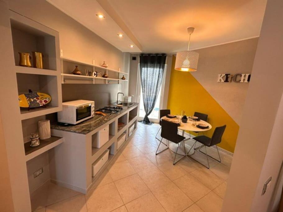 Faro Sul Mare Luxury Apartment - Zona Fiera Bari Buitenkant foto