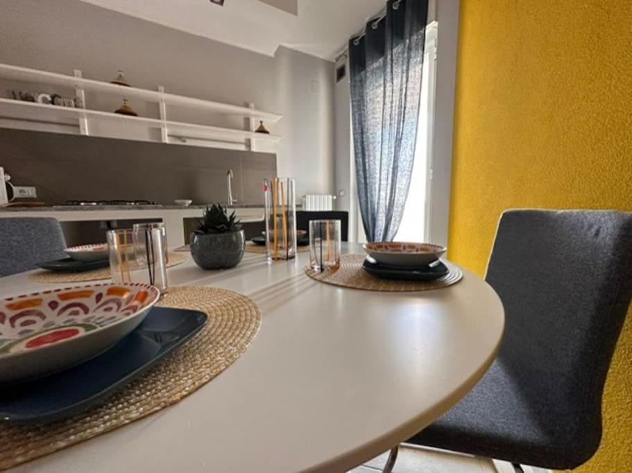 Faro Sul Mare Luxury Apartment - Zona Fiera Bari Buitenkant foto