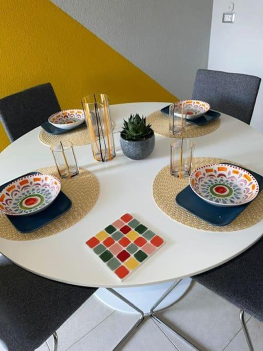Faro Sul Mare Luxury Apartment - Zona Fiera Bari Buitenkant foto