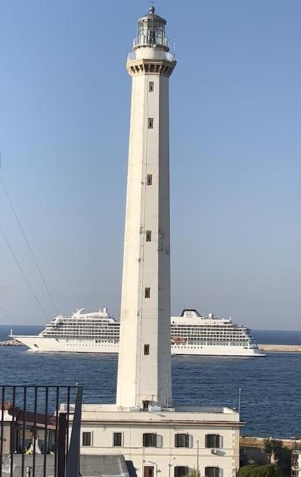 Faro Sul Mare Luxury Apartment - Zona Fiera Bari Buitenkant foto