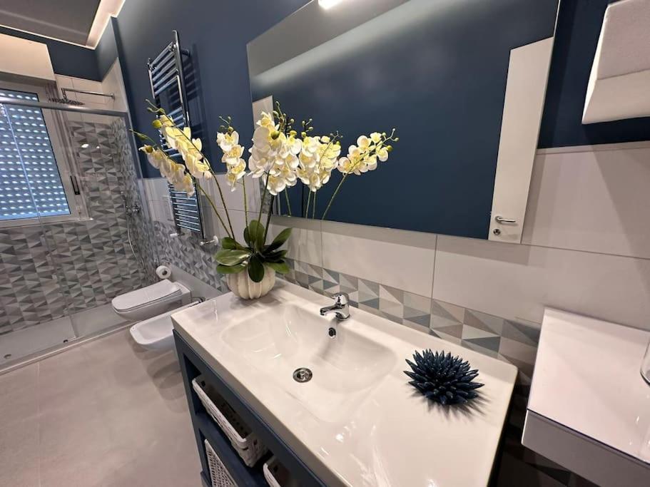 Faro Sul Mare Luxury Apartment - Zona Fiera Bari Buitenkant foto
