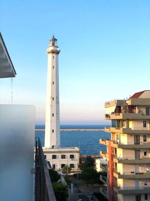 Faro Sul Mare Luxury Apartment - Zona Fiera Bari Buitenkant foto