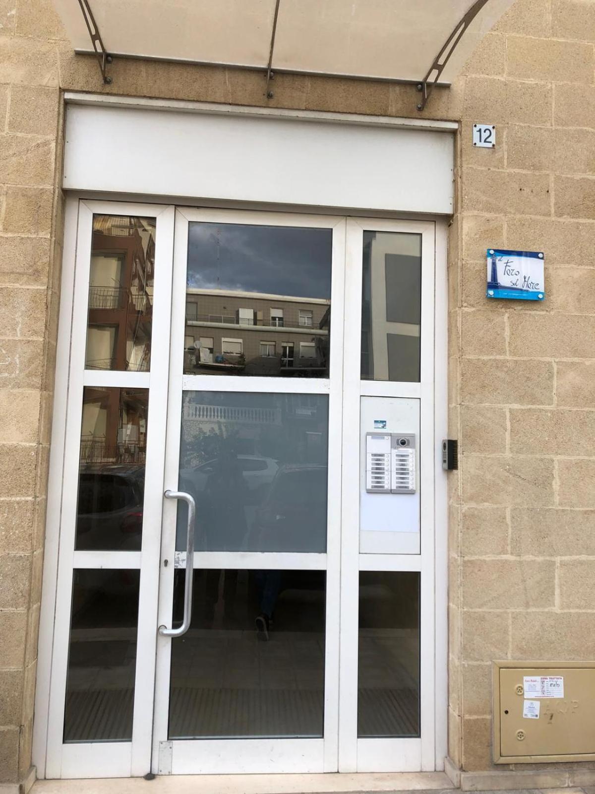 Faro Sul Mare Luxury Apartment - Zona Fiera Bari Buitenkant foto