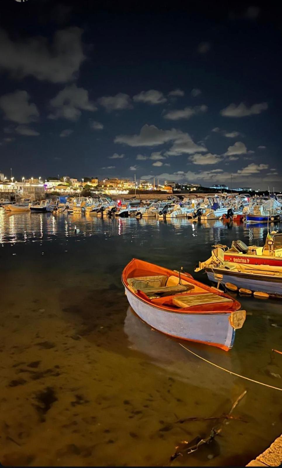 Faro Sul Mare Luxury Apartment - Zona Fiera Bari Buitenkant foto